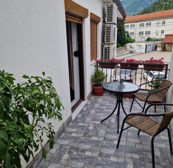 پانسیون Guesthouse Check In