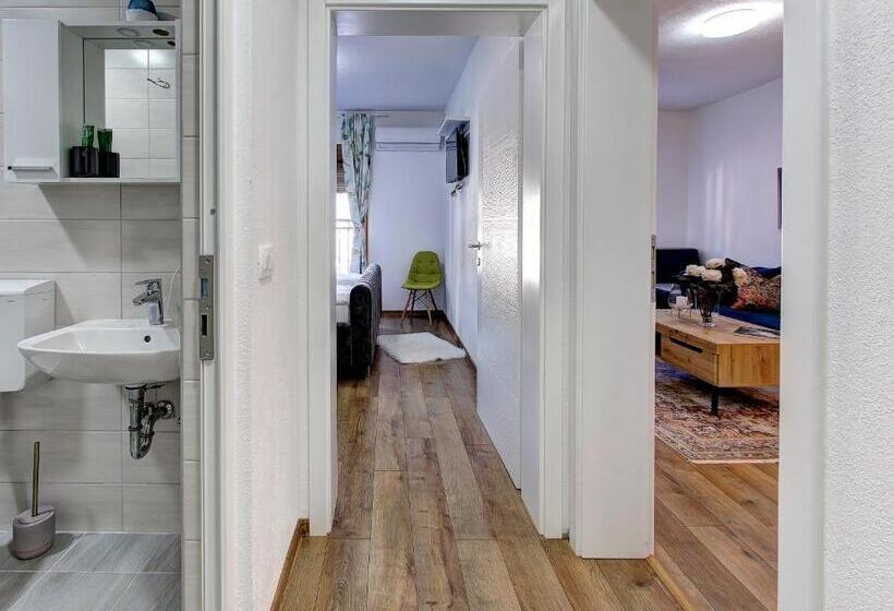 پانسیون Guesthouse Check In