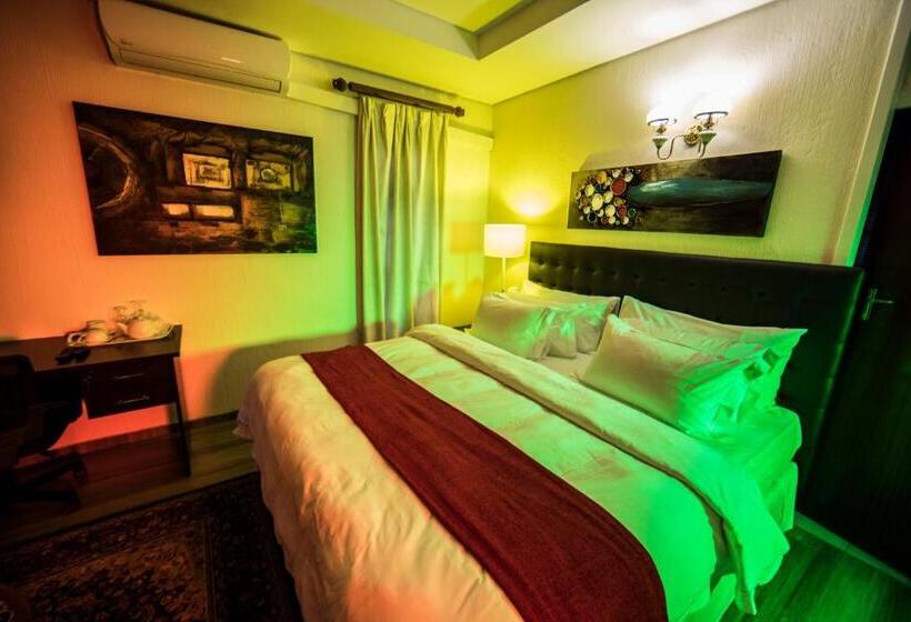 بنسيون Kingfisher Lodge