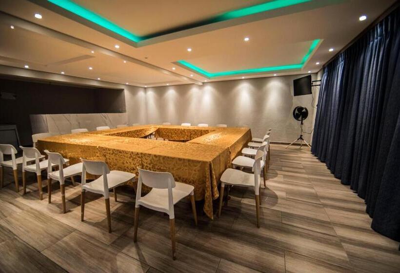 بنسيون Kingfisher Lodge