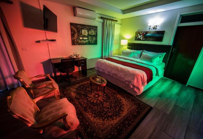 بنسيون Kingfisher Lodge