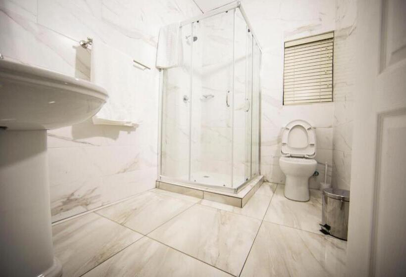 بنسيون Kingfisher Lodge