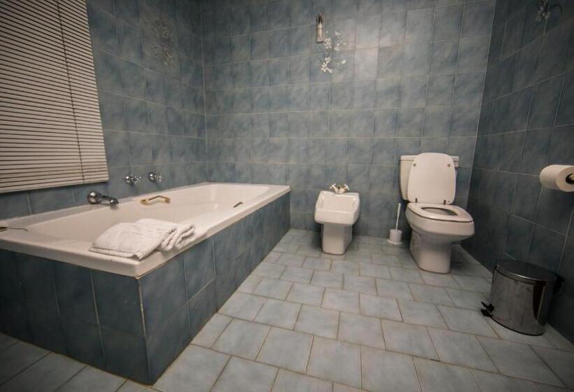 بنسيون Kingfisher Lodge