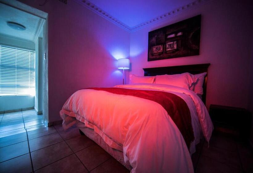 بنسيون Kingfisher Lodge