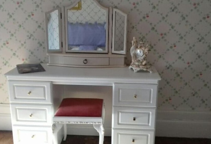 צימר Château De Lastours