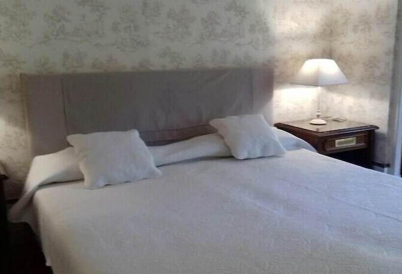 צימר Château De Lastours