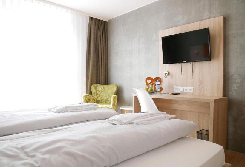 Отель Berghaus Knopfmacher