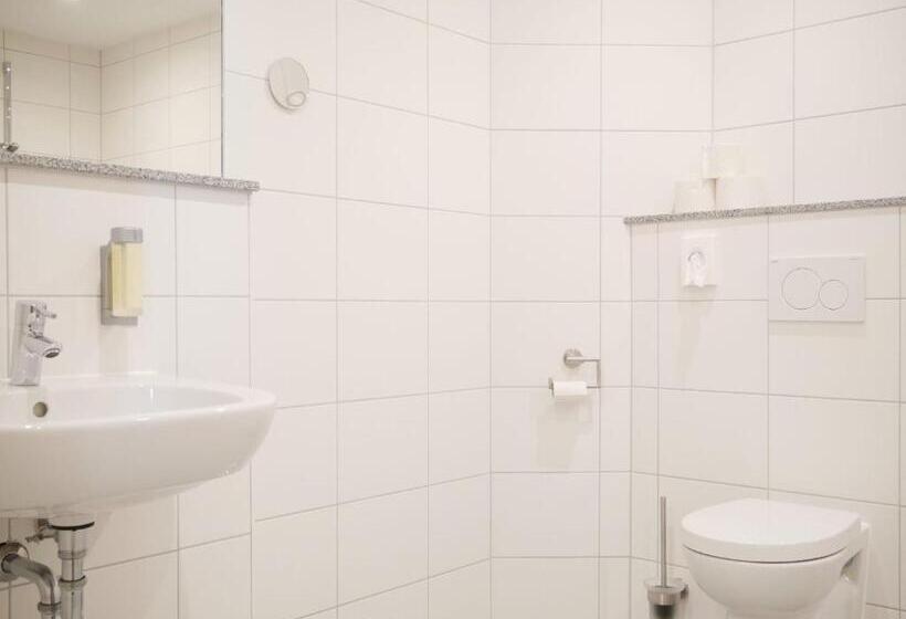 Отель Berghaus Knopfmacher