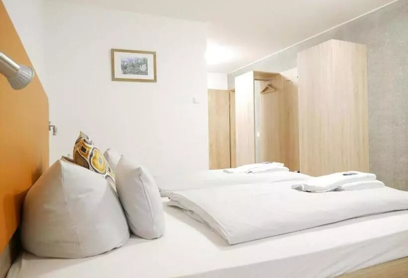 Hotelli Berghaus Knopfmacher