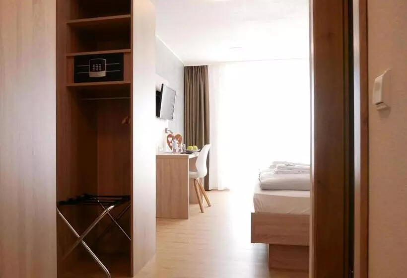 Hotelli Berghaus Knopfmacher