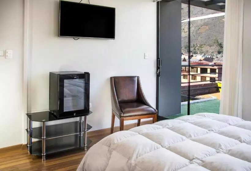 هتل California Calca