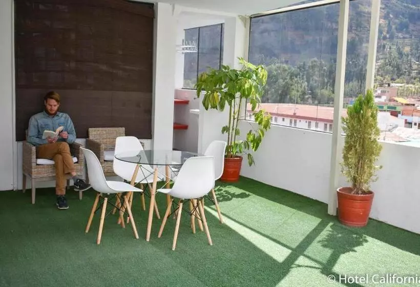 هتل California Calca