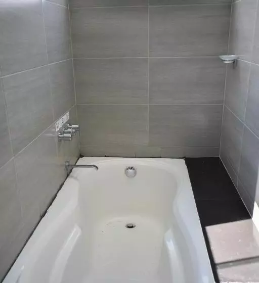 هتل California Calca