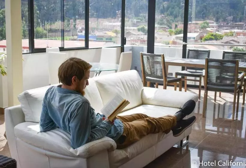 هتل California Calca