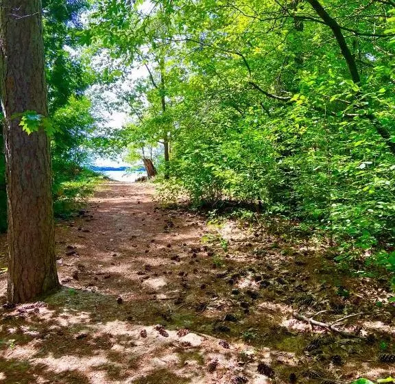 Hotelli Elk Rapids Lakeshore Inn