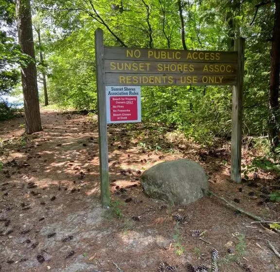 Hotelli Elk Rapids Lakeshore Inn