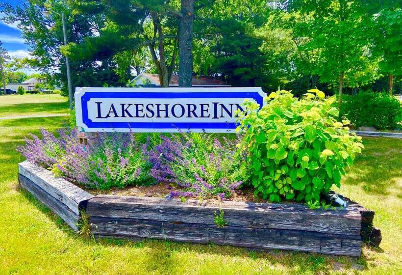 فندق Elk Rapids Lakeshore Inn