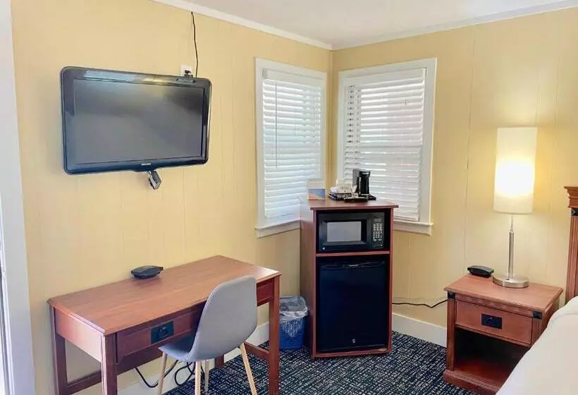 Hotelli Elk Rapids Lakeshore Inn