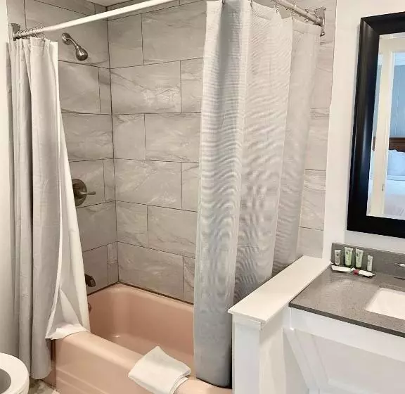 Hotelli Elk Rapids Lakeshore Inn