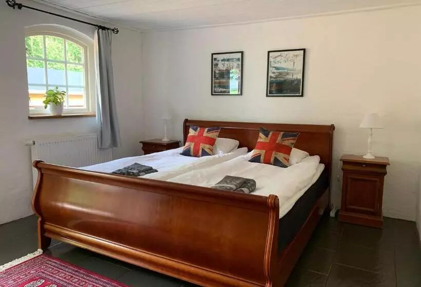 Husargårdens Bed & Breakfast