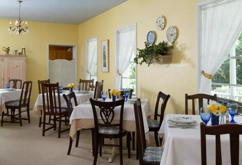 Magnolia Springs Bed And Breakfast