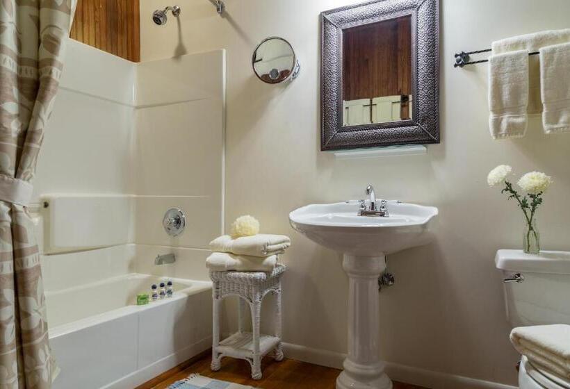 Magnolia Springs Bed And Breakfast