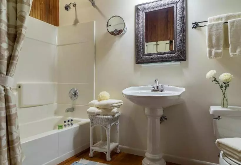 Magnolia Springs Bed And Breakfast