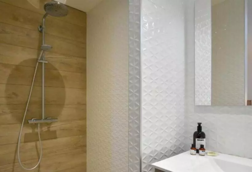 ペンション L'abelli D'estelle