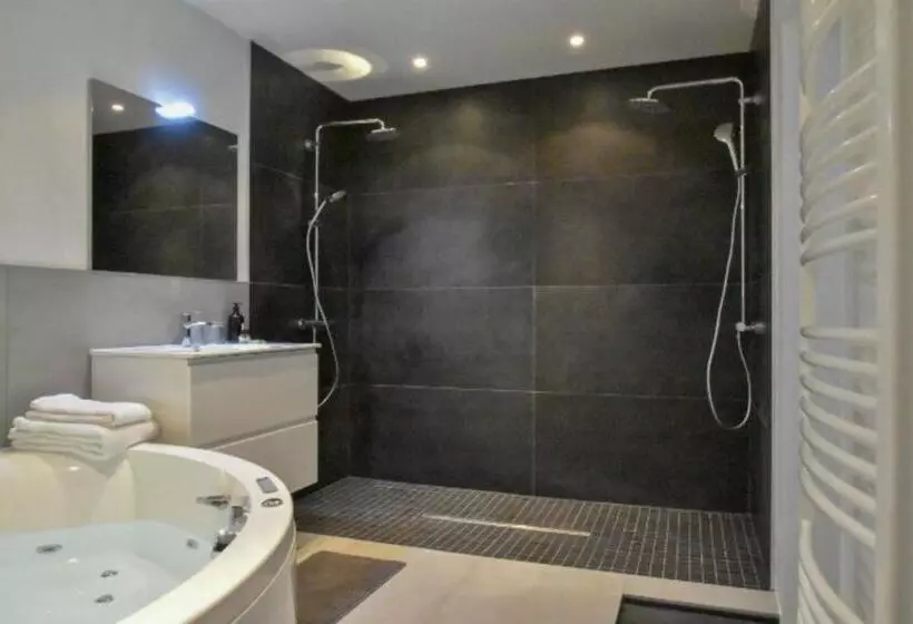 ペンション L'abelli D'estelle