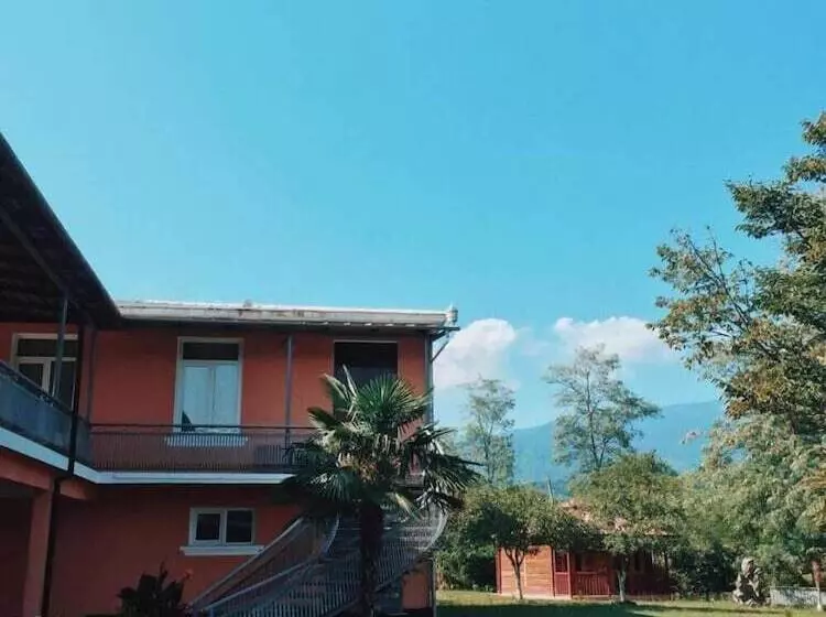 پانسیون Matua Guest House