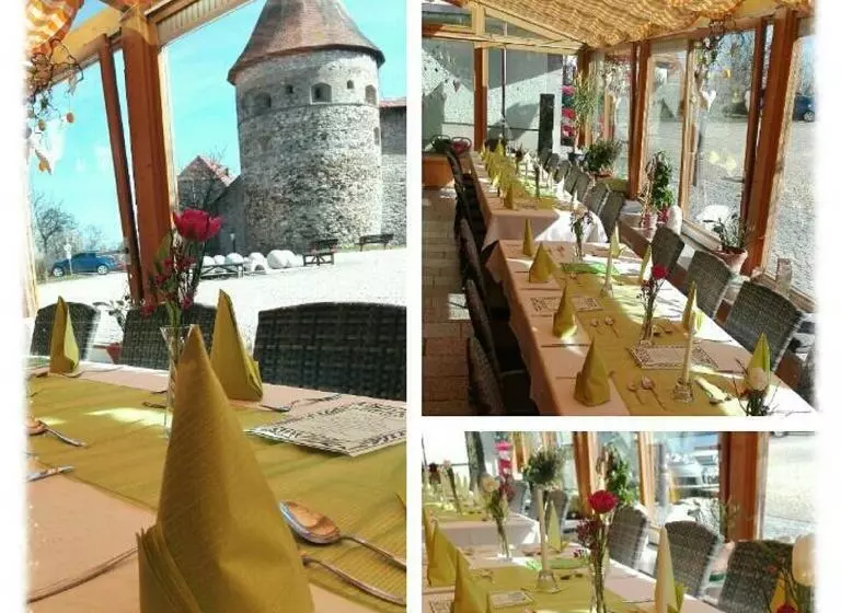 Retkeilymaja Gasthof Zur Burg