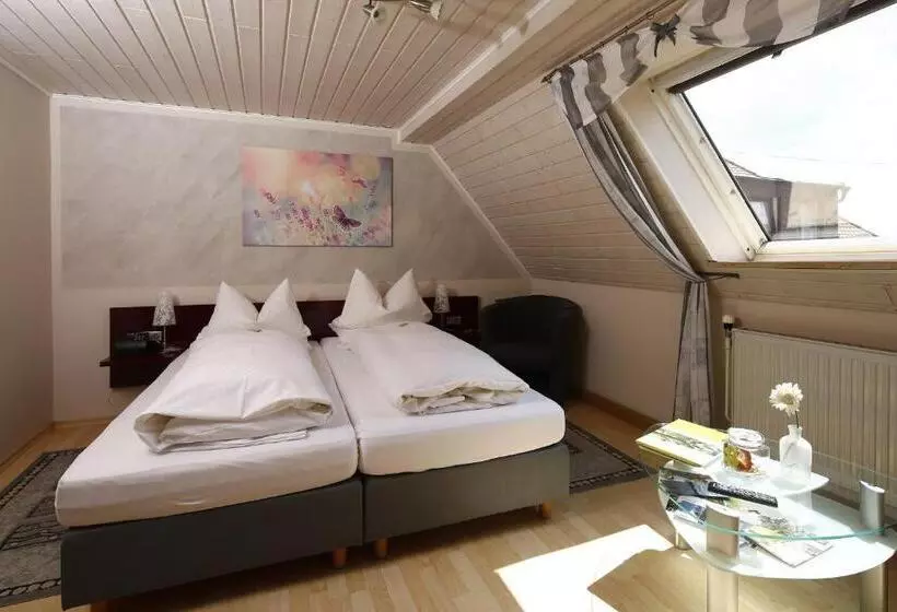 Retkeilymaja Gasthof Zur Burg