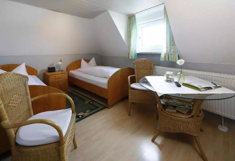 Retkeilymaja Gasthof Zur Burg