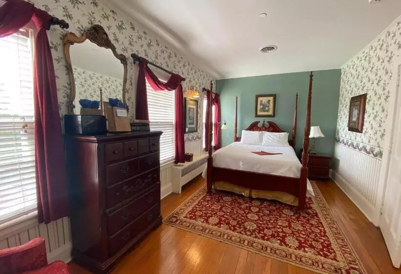 Retkeilymaja Historic Rosemont Manor