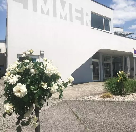 Aamiaismajoitus (B&B) Frühstückspension Ingrid