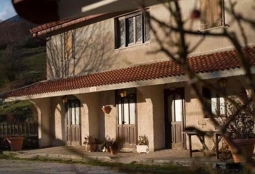 ホテル Agriturismo Falode