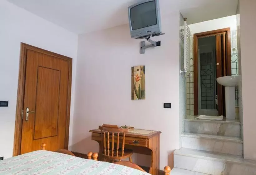 ホテル Agriturismo Falode