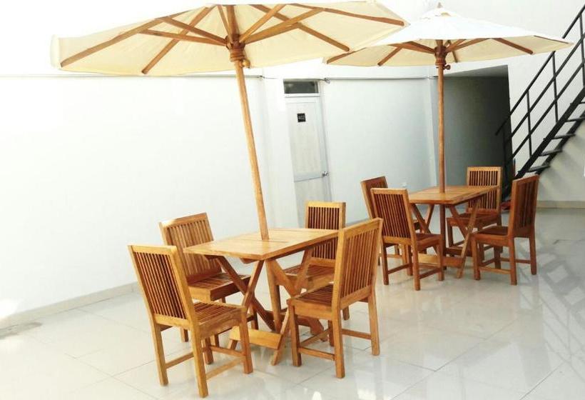 هتل El Dorado Inn