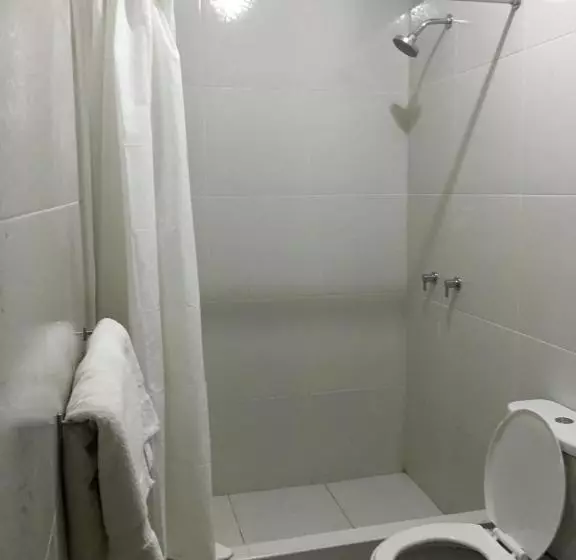 هتل El Dorado Inn