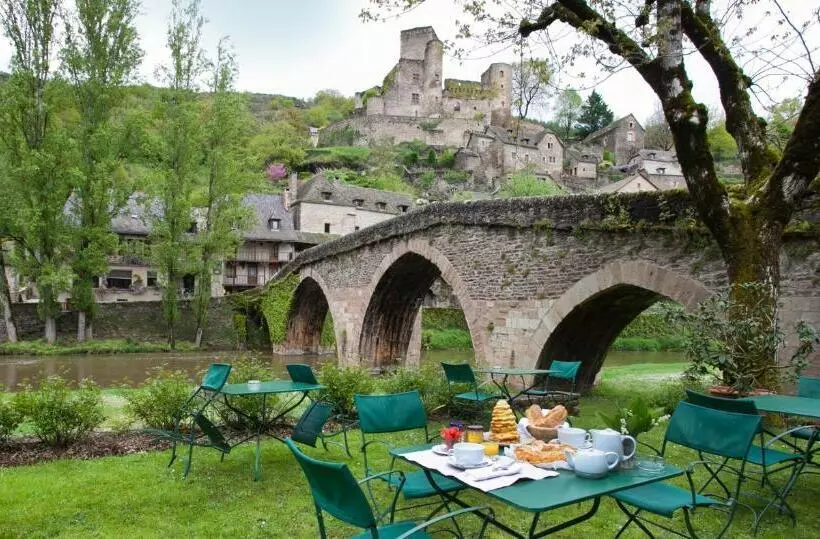 ホテル Le Vieux Pont