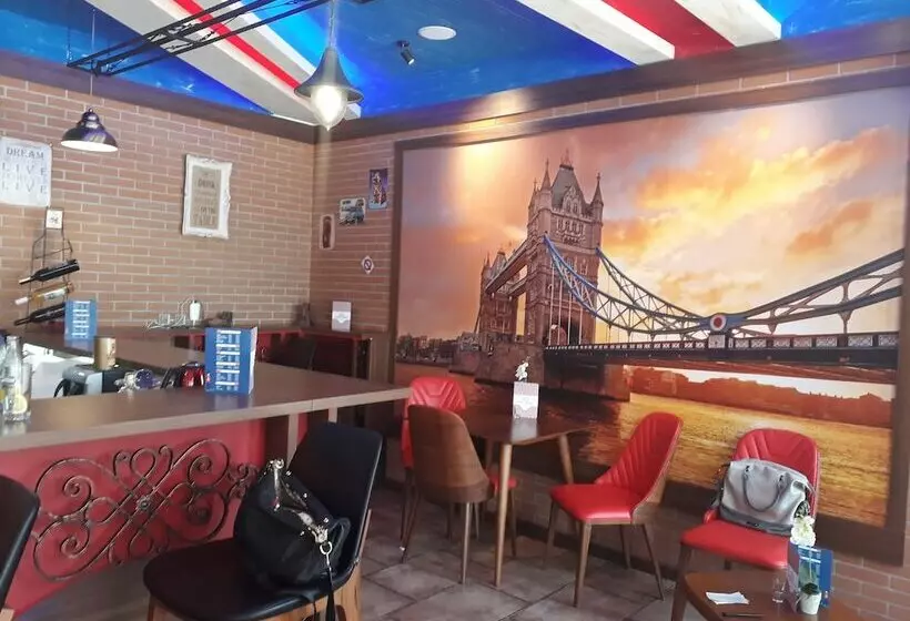 ホテル London