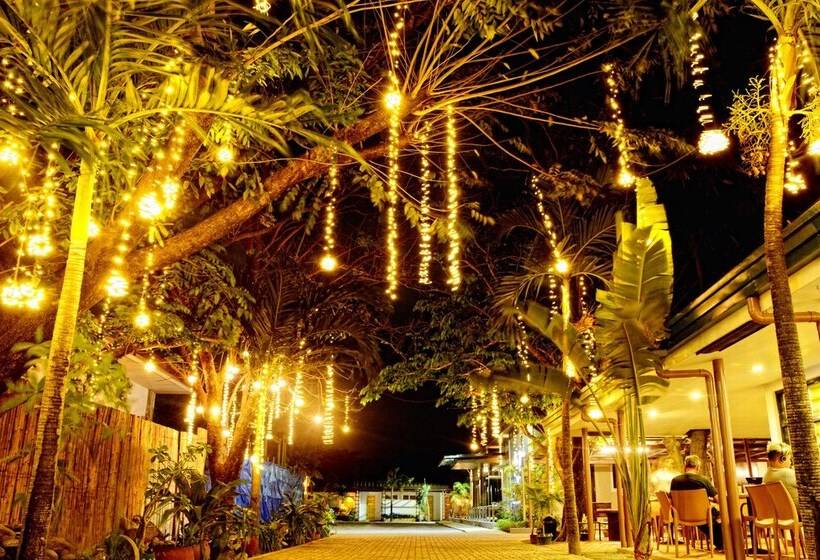 Seasons Hotel And Convention Center