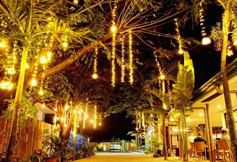 Seasons Hotel And Convention Center