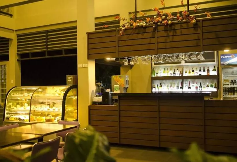 Seasons Hotel And Convention Center