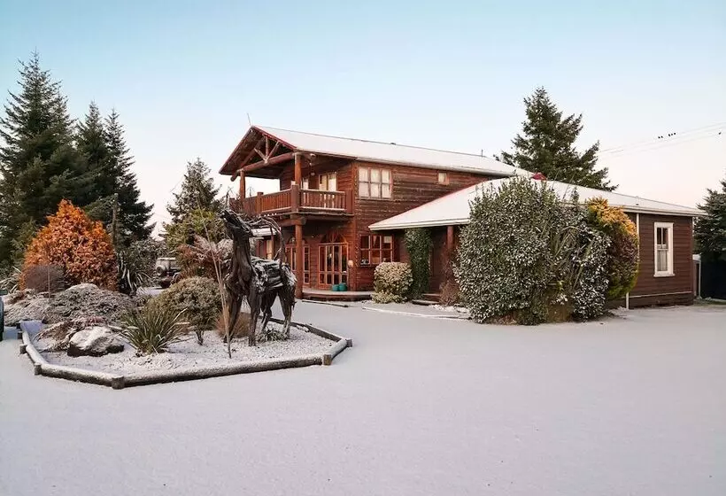 Motelli Mountain Heights Lodge