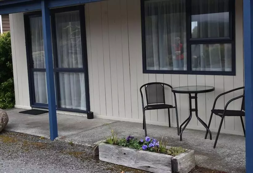 Motelli Mountain Heights Lodge