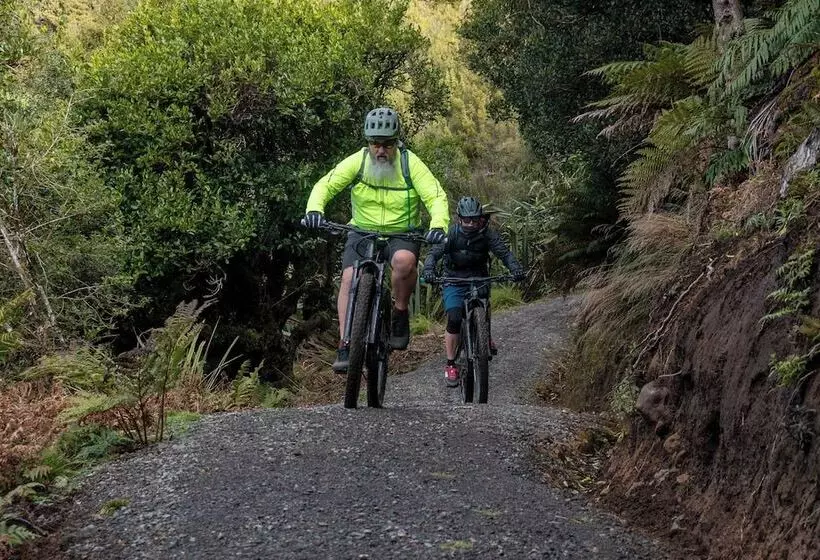 Motelli Mountain Heights Lodge