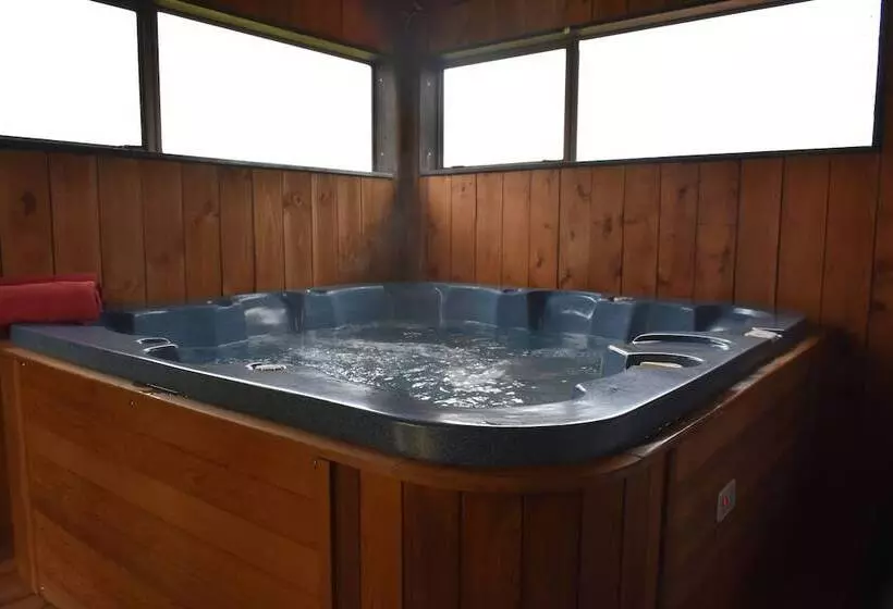 Motelli Mountain Heights Lodge