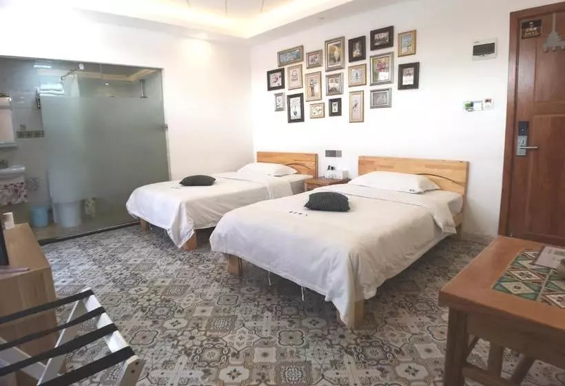 Majatalo Emerald Adventures Guesthouse