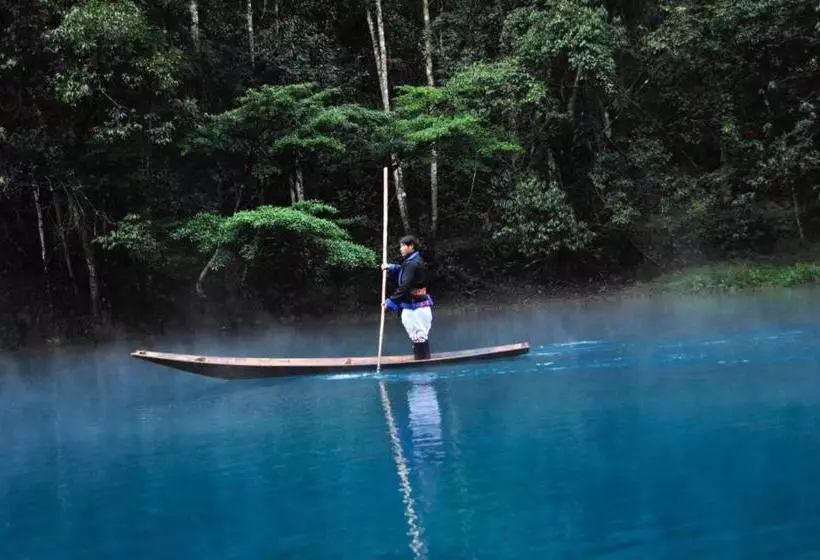 Majatalo Emerald Adventures Guesthouse